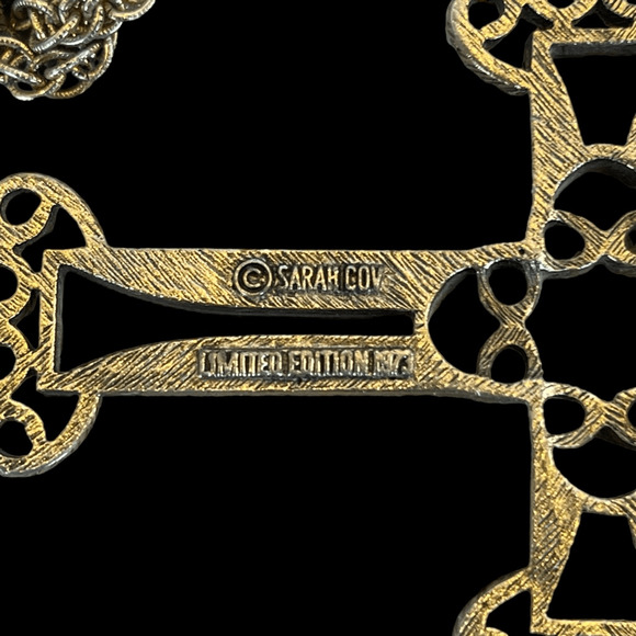 Sarah Coventry "Victorian” Limited Edition 1973 Cross Necklace Collectible - Picture 4 of 4